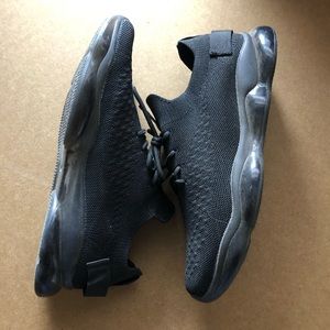 Women’s Comfort foam sole black sneakers mesh